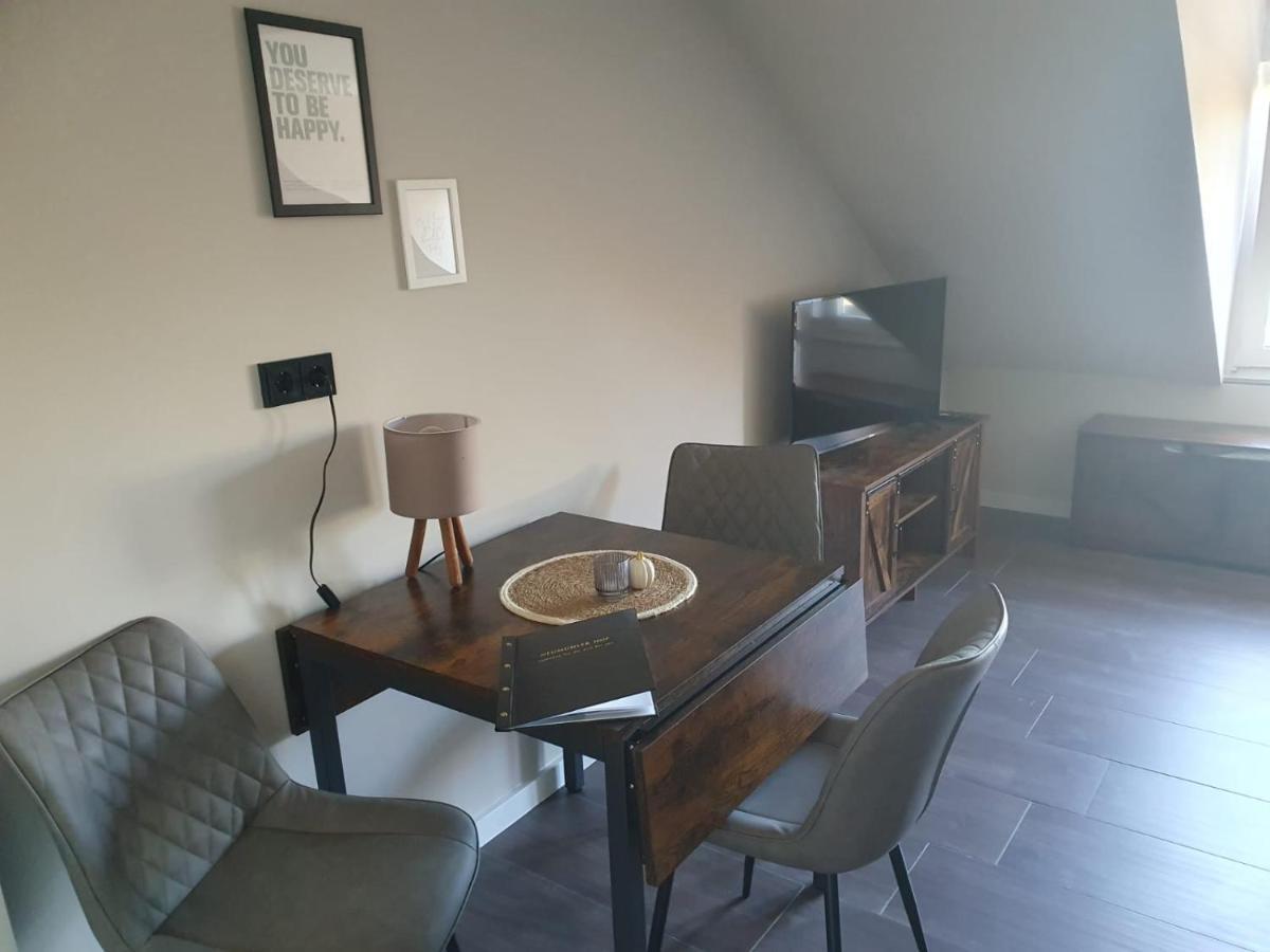 Neumuehler Hof- Ferienwohnung "Benjamin" Mit Grosser Privater Dachterasse Und Guter Anbindung In Die City Schwerin  Buitenkant foto