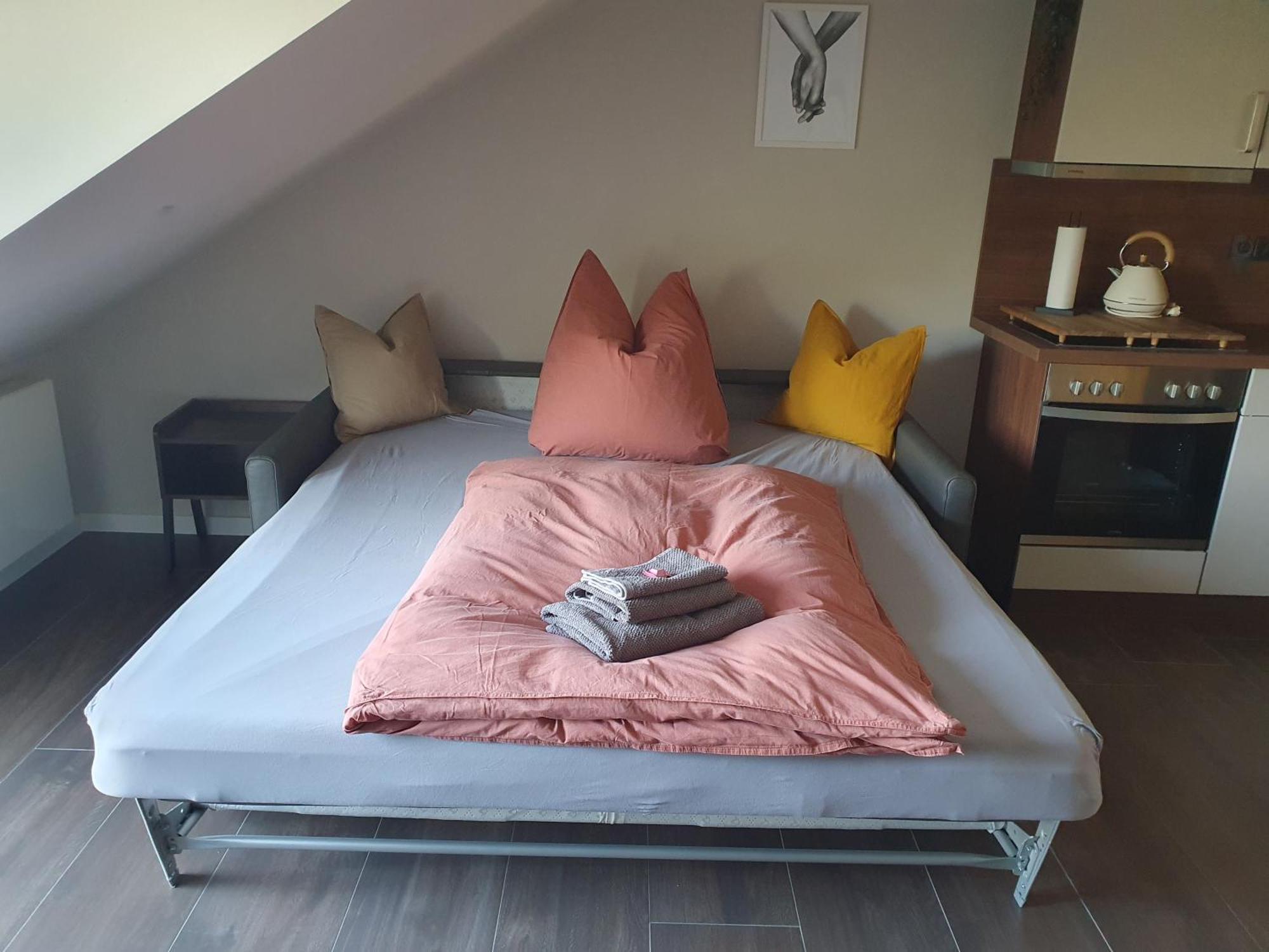 Neumuehler Hof- Ferienwohnung "Benjamin" Mit Grosser Privater Dachterasse Und Guter Anbindung In Die City Schwerin  Buitenkant foto