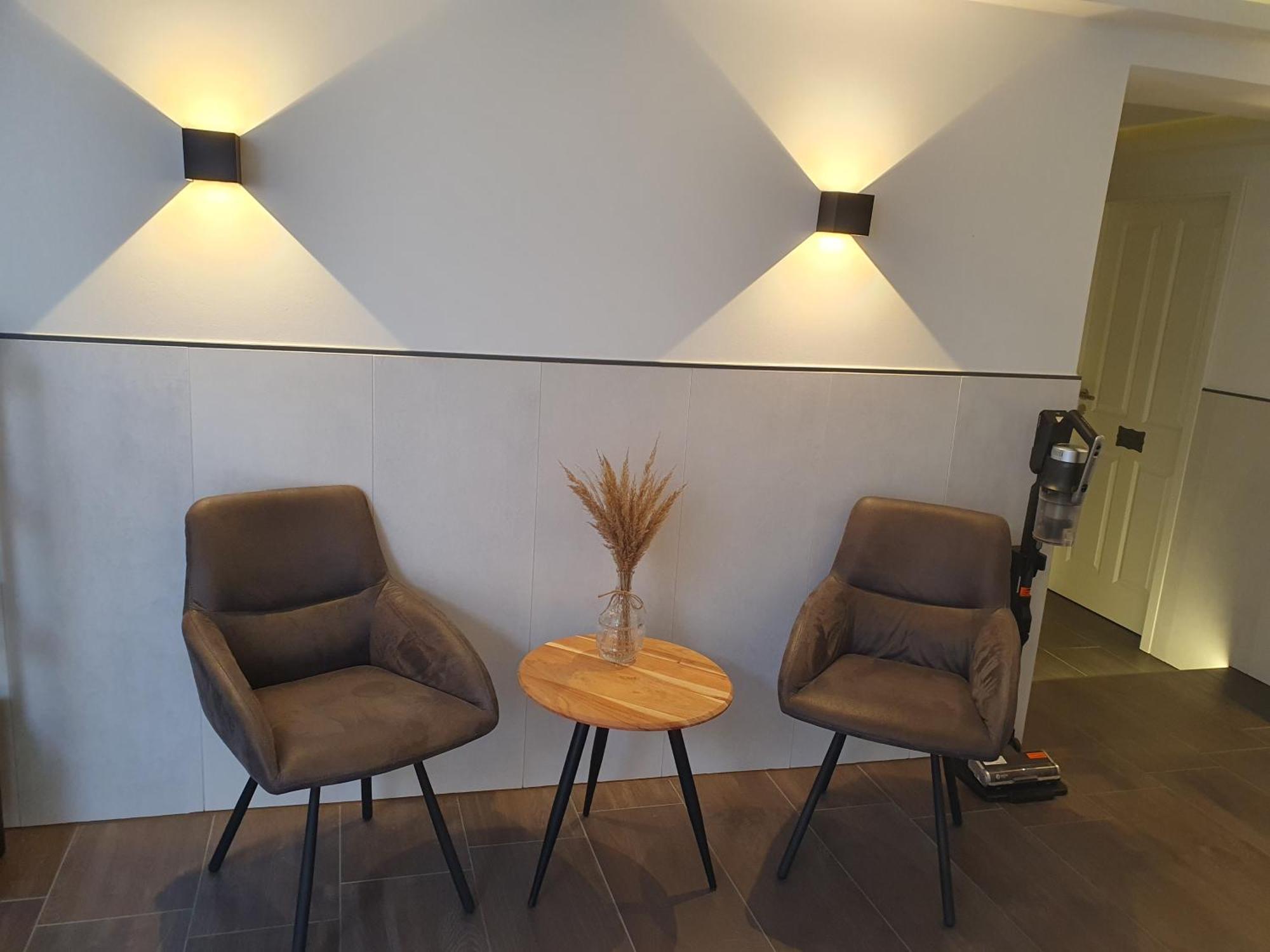Neumuehler Hof- Ferienwohnung "Benjamin" Mit Grosser Privater Dachterasse Und Guter Anbindung In Die City Schwerin  Buitenkant foto
