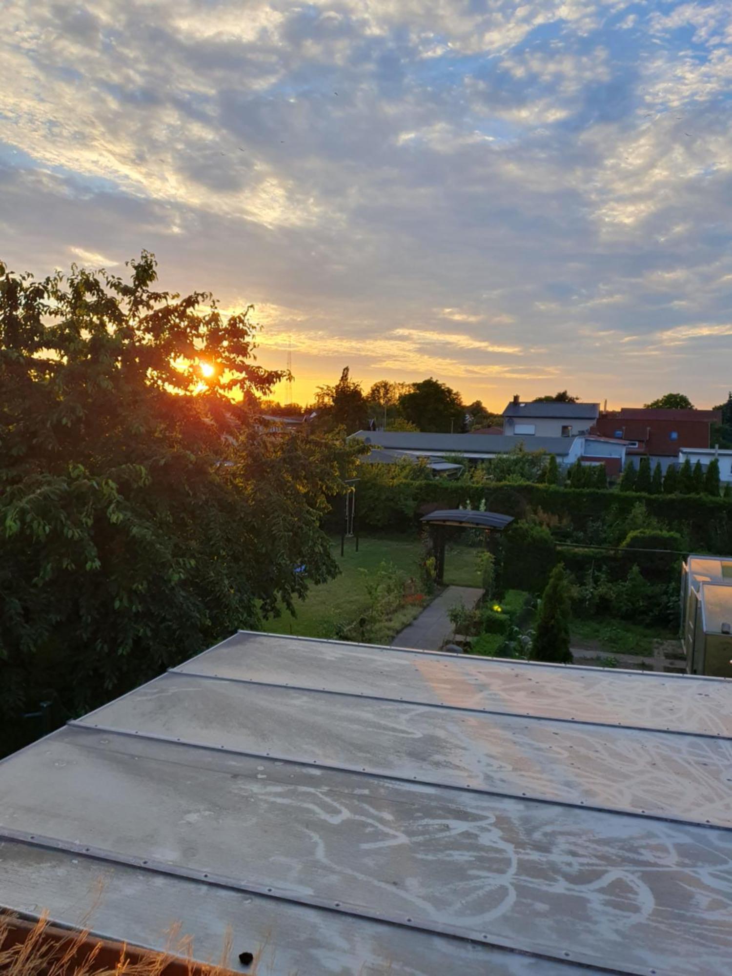 Neumuehler Hof- Ferienwohnung "Benjamin" Mit Grosser Privater Dachterasse Und Guter Anbindung In Die City Schwerin  Buitenkant foto