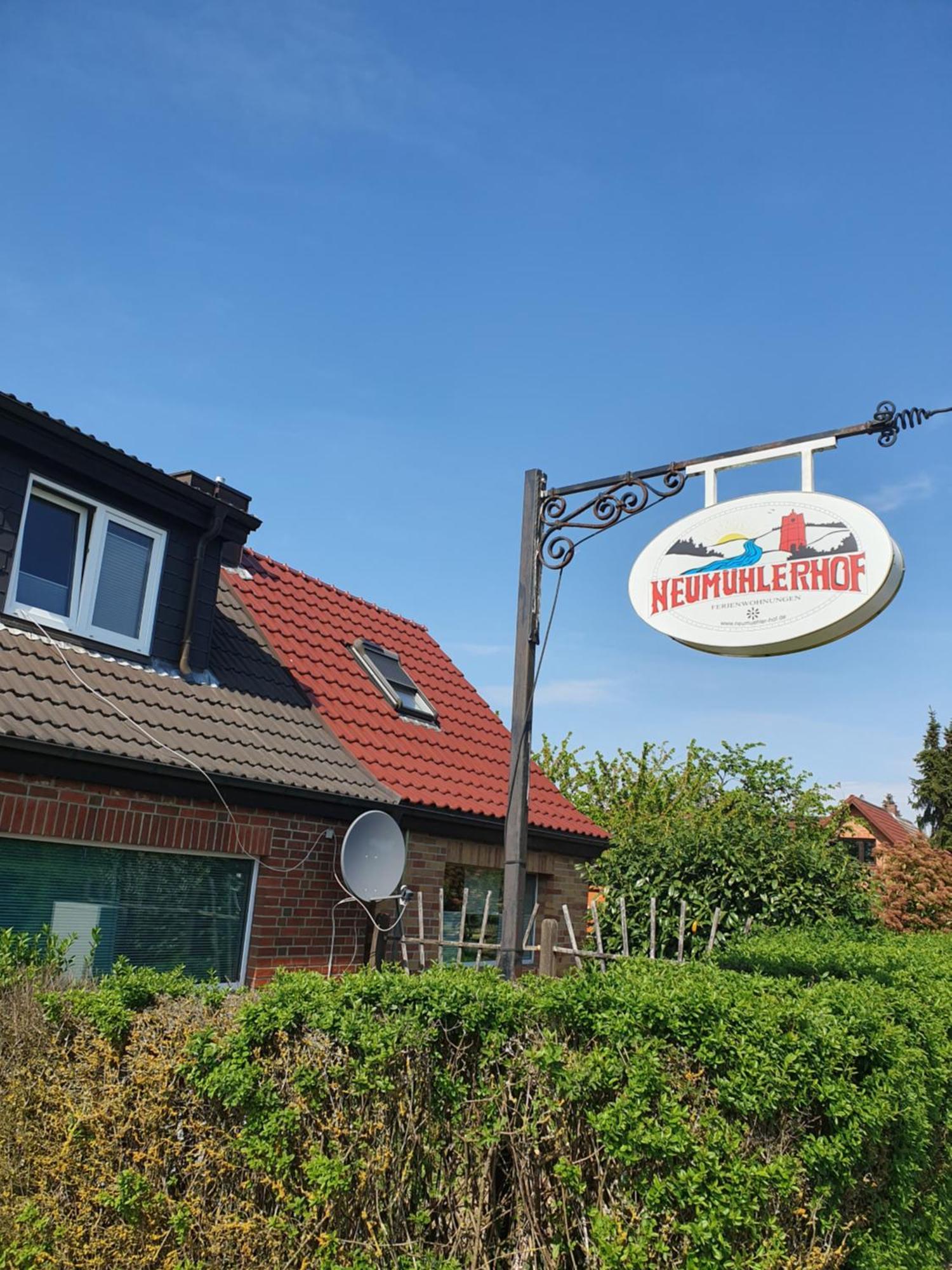 Neumuehler Hof- Ferienwohnung "Benjamin" Mit Grosser Privater Dachterasse Und Guter Anbindung In Die City Schwerin  Buitenkant foto