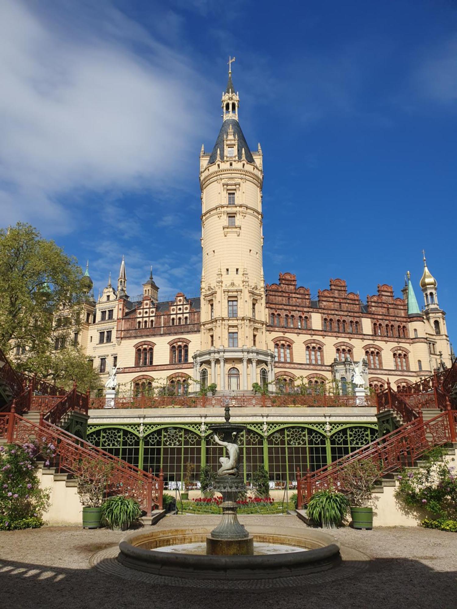 Neumuehler Hof- Ferienwohnung "Benjamin" Mit Grosser Privater Dachterasse Und Guter Anbindung In Die City Schwerin  Buitenkant foto